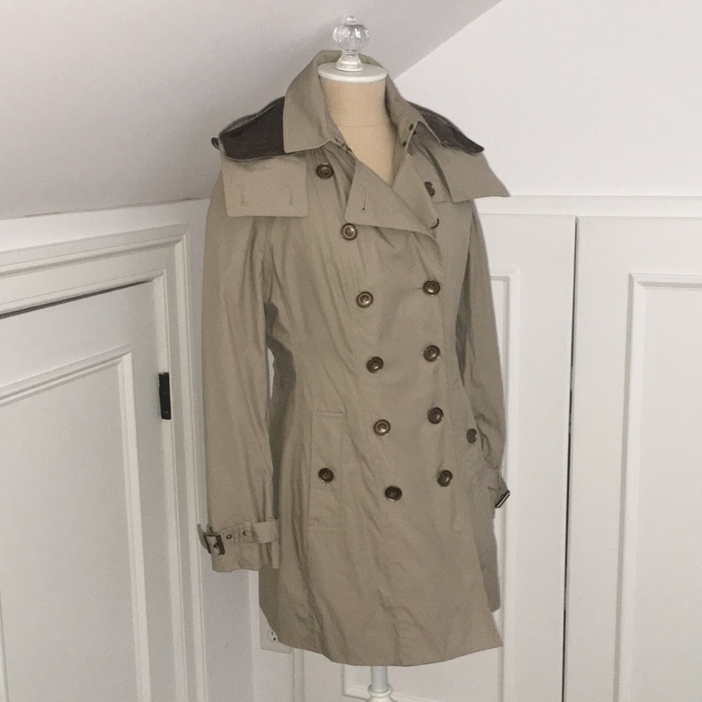 Burberry Brit Trench Coat Size USA 8